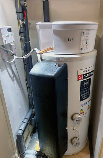 https://ashbyhotwater.com.au/uploads/2025/06/electric-hot-water-system-70649.jpg