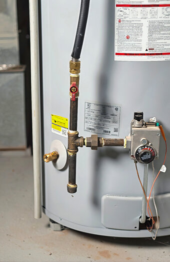 https://ashbyhotwater.com.au/uploads/2025/06/gas-hot-water-system-65811.jpg