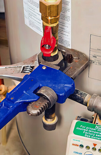 https://ashbyhotwater.com.au/uploads/2025/06/hot-water-servicing-15633.jpg