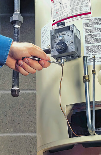 https://ashbyhotwater.com.au/uploads/2025/06/hot-water-servicing-22242.jpg