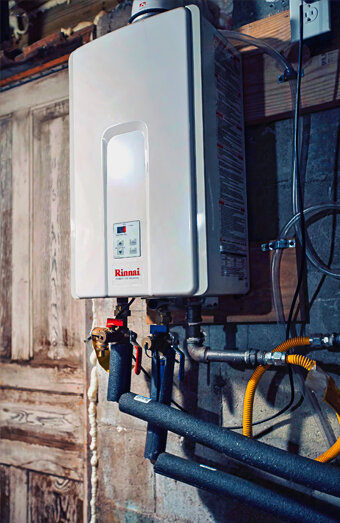 https://ashbyhotwater.com.au/uploads/2025/06/hot-water-servicing-84983.jpg