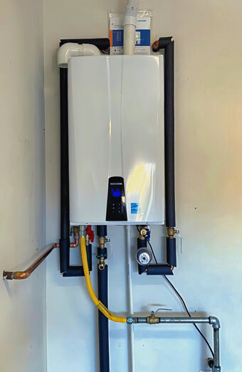 https://ashbyhotwater.com.au/uploads/2025/06/instant-hot-water-systems-63860.jpg